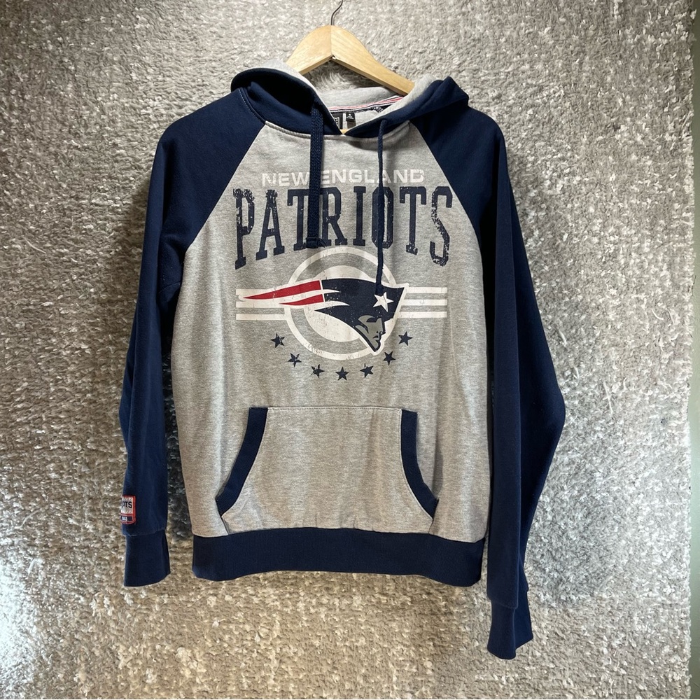 NFL Team Apparel Mens Small Pullover Long Sleeve Hoodie New England patriots